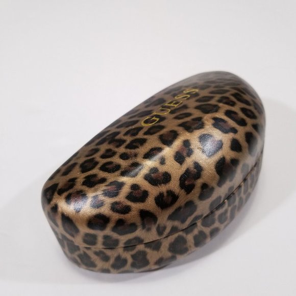 Guess Beautiful Leopard Print Hard Sunglasses Case - Picture 2 of 11
